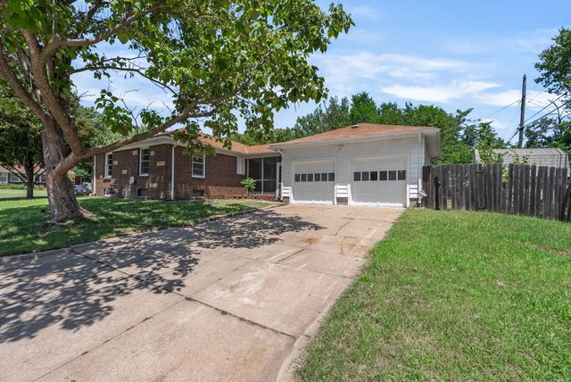 2060 S Old Manor Rd, Wichita, KS 67218