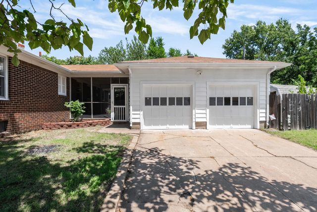 2060 S Old Manor Rd, Wichita, KS 67218