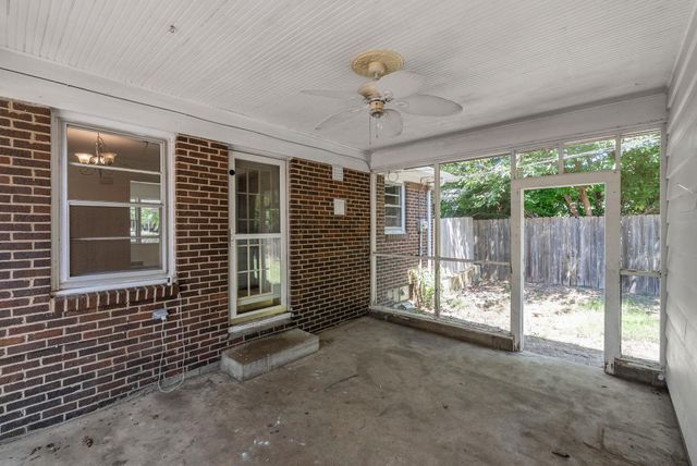 2060 S Old Manor Rd, Wichita, KS 67218