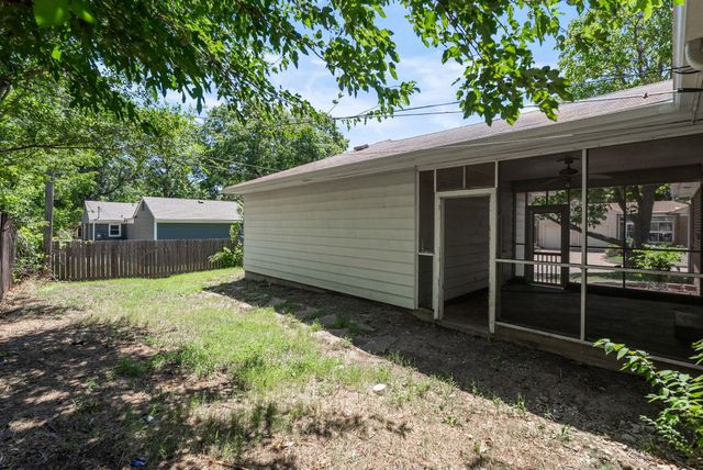 2060 S Old Manor Rd, Wichita, KS 67218