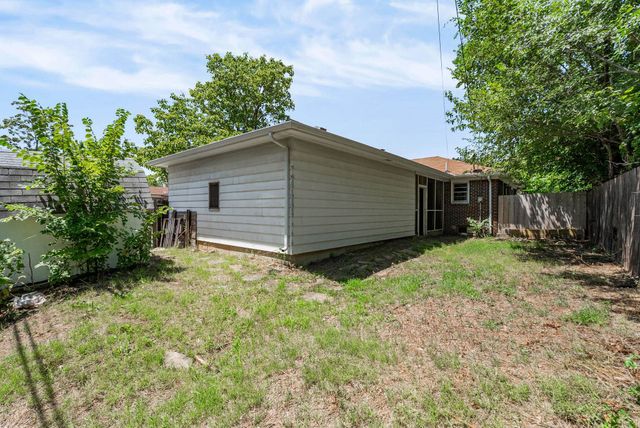 2060 S Old Manor Rd, Wichita, KS 67218