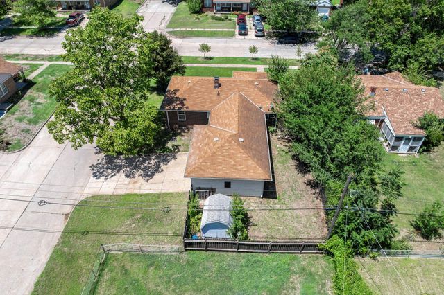 2060 S Old Manor Rd, Wichita, KS 67218