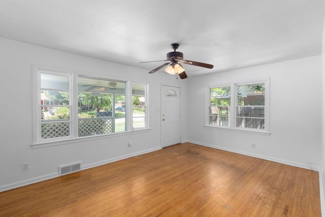 2060 S Old Manor Rd, Wichita, KS 67218