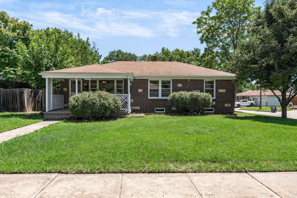 2060 S Old Manor Rd, Wichita, KS 67218