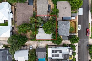 1302 1/2 Walnut Ave 2, Austin, TX 78702