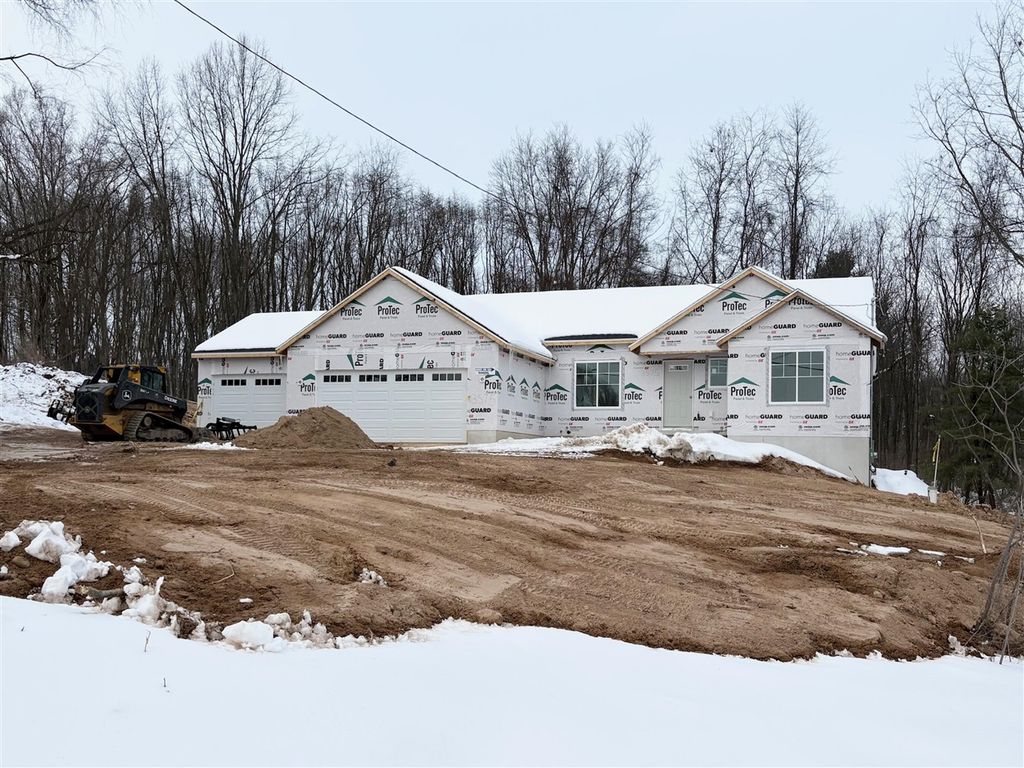 3575 13 Mile Road, Rockford, MI 49341