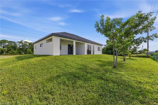 1728 Kismet PKWY W, Cape Coral, FL 33993