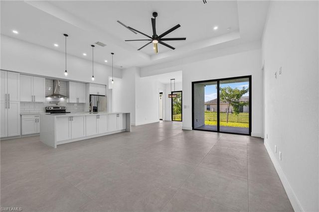 1728 Kismet PKWY W, Cape Coral, FL 33993