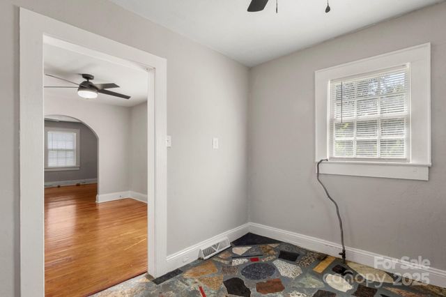 320 S Oakwood Drive, Statesville, NC 28677