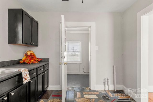 320 S Oakwood Drive, Statesville, NC 28677