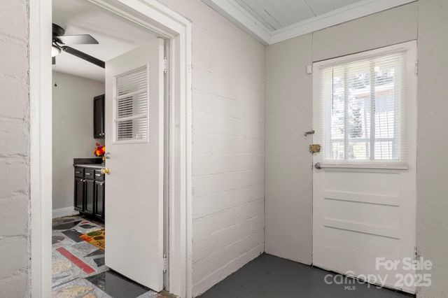 320 S Oakwood Drive, Statesville, NC 28677