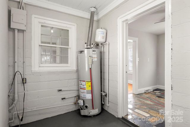 320 S Oakwood Drive, Statesville, NC 28677