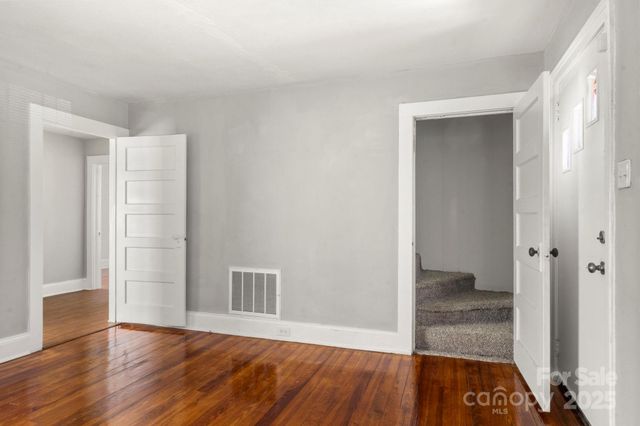 320 S Oakwood Drive, Statesville, NC 28677