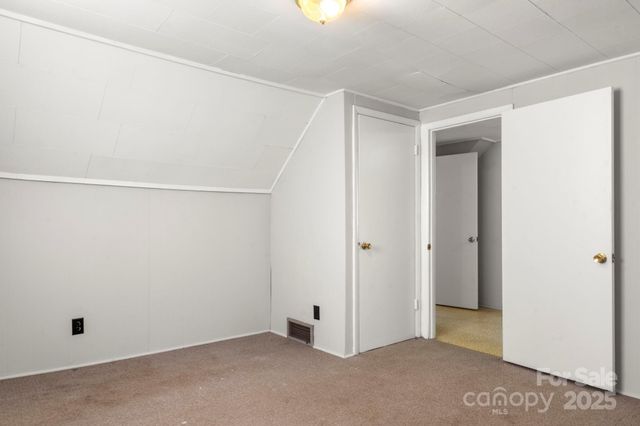 320 S Oakwood Drive, Statesville, NC 28677