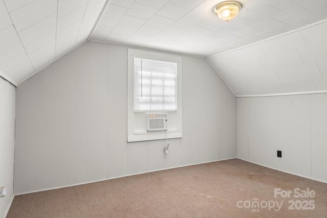 320 S Oakwood Drive, Statesville, NC 28677
