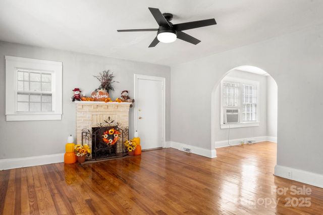 320 S Oakwood Drive, Statesville, NC 28677
