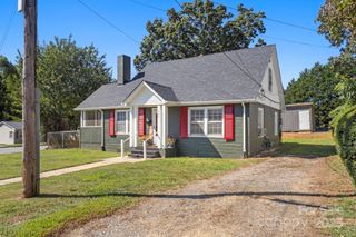 320 S Oakwood Drive, Statesville, NC 28677