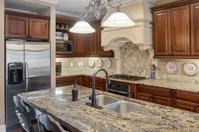 8201 HEATHROW Place, Montgomery, AL 36117