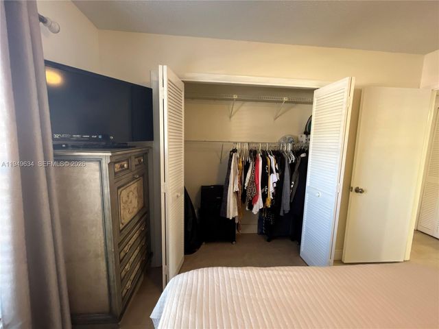 2 Briarwood Cir 112, Hollywood, FL 33024