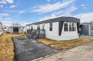 127 5th Avenue, Bartlett, IL 60103