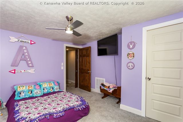 154 Strawberry Road, St Albans, WV 25177