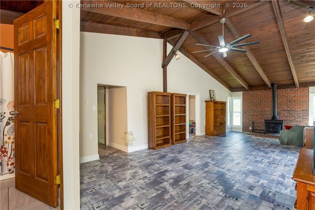 154 Strawberry Road, St Albans, WV 25177