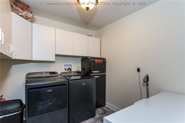 154 Strawberry Road, St Albans, WV 25177