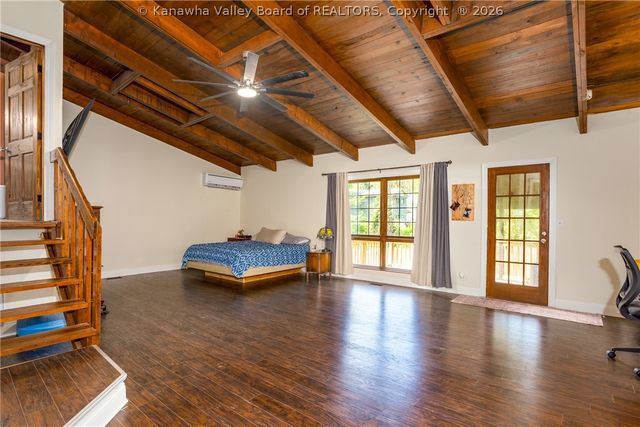 154 Strawberry Road, St Albans, WV 25177