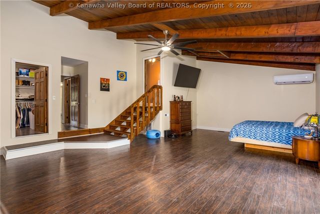 154 Strawberry Road, St Albans, WV 25177