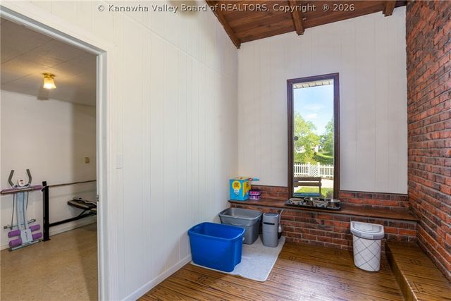 154 Strawberry Road, St Albans, WV 25177