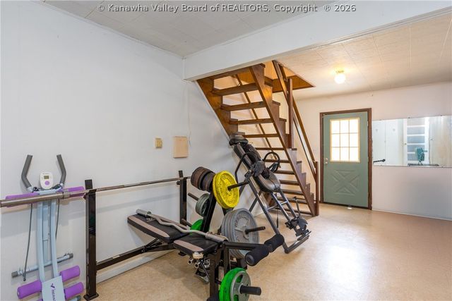 154 Strawberry Road, St Albans, WV 25177