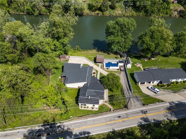 154 Strawberry Road, St Albans, WV 25177