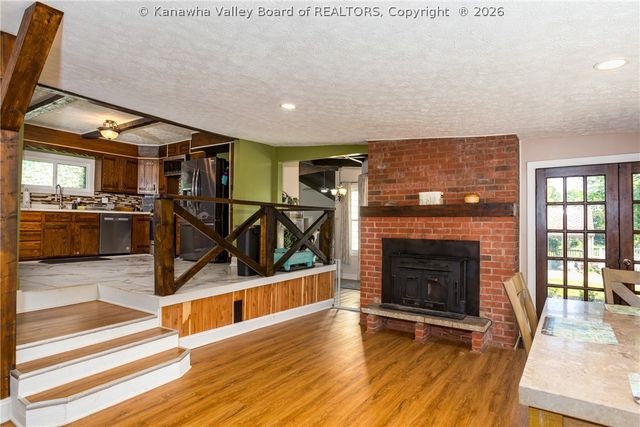 154 Strawberry Road, St Albans, WV 25177