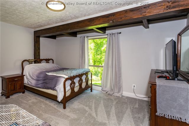 154 Strawberry Road, St Albans, WV 25177
