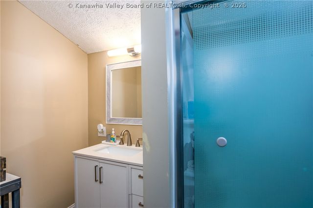 154 Strawberry Road, St Albans, WV 25177
