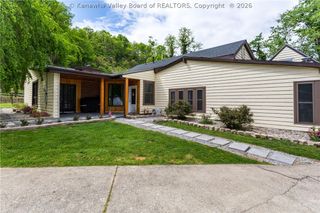154 Strawberry Road, St Albans, WV 25177