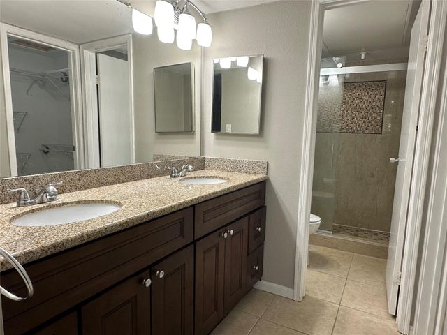 2120 El Paseo Street 806, Houston, TX 77054
