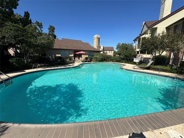 2120 El Paseo Street 806, Houston, TX 77054