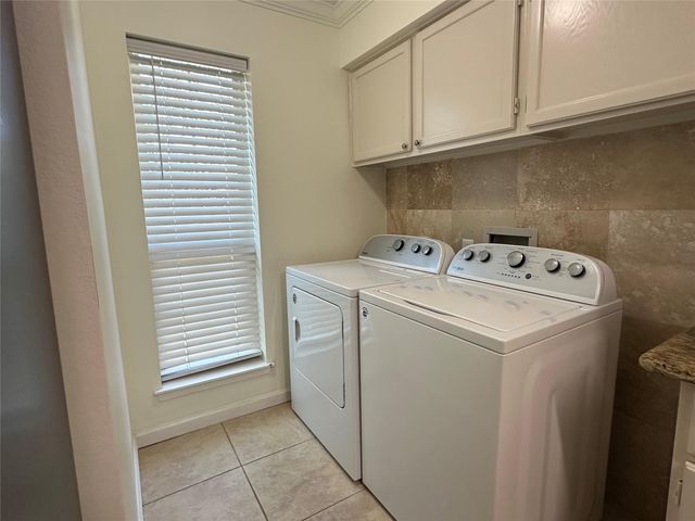 2120 El Paseo Street 806, Houston, TX 77054