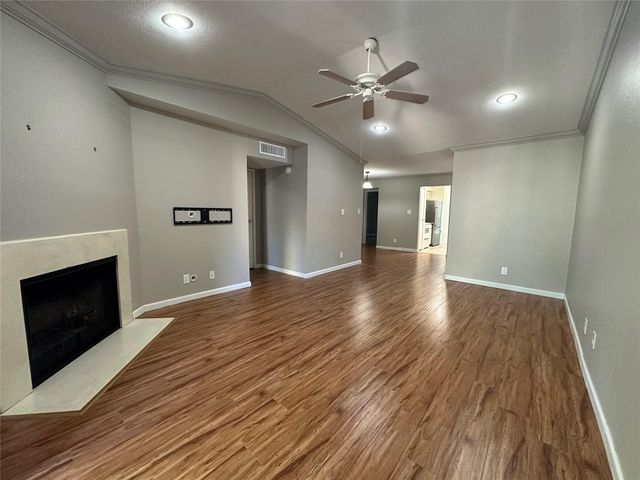 2120 El Paseo Street 806, Houston, TX 77054
