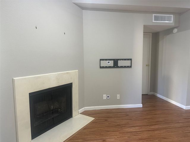 2120 El Paseo Street 806, Houston, TX 77054