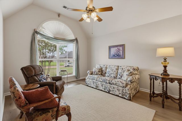 5060 HOLSTEN CREEK CV, Bartlett, TN 38135