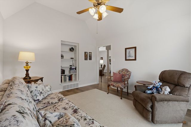 5060 HOLSTEN CREEK CV, Bartlett, TN 38135