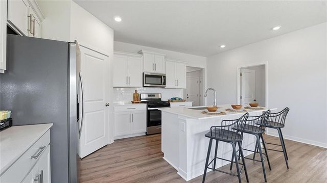 104 Lake Meadows Drive, Smithville, MO 64089