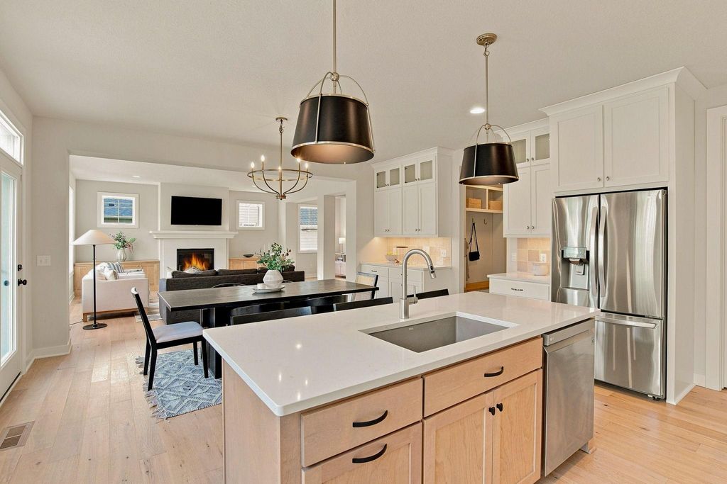 5392 Rolling Hills Parkway, Victoria, MN 55318 — exterior