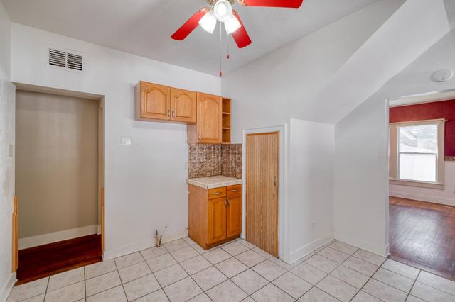 700 S Walnut Ave, Luling, TX 78648