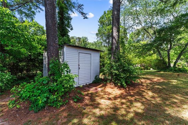 999 Chestnut Oak Court, Lawrenceville, GA 30046