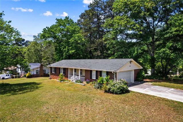 999 Chestnut Oak Court, Lawrenceville, GA 30046