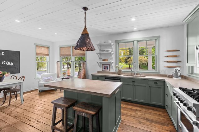 209 Rutherford Road, Stillwater, MN 55082