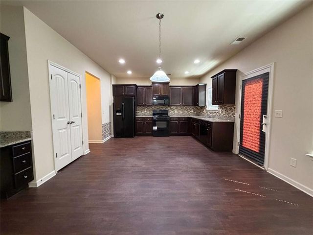 881 Franklin Mill Trace, Loganville, GA 30052